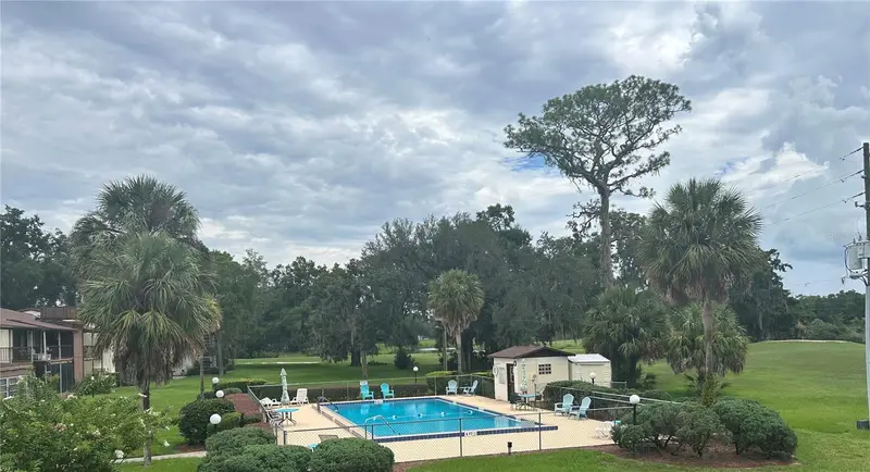 729 Midway Dr #B, FL