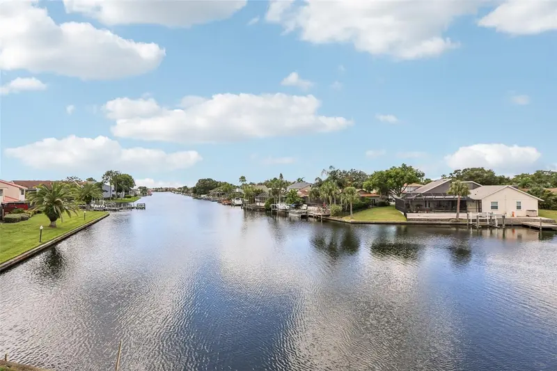 6325 Newtown Cir #25b2, FL