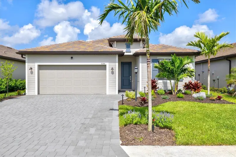 5144 Spotted Seal Ln, FL