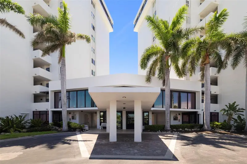19 Whispering Sands Dr #201, FL