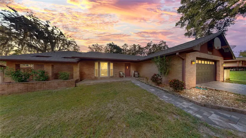 7121 Odoniel Loop W, FL