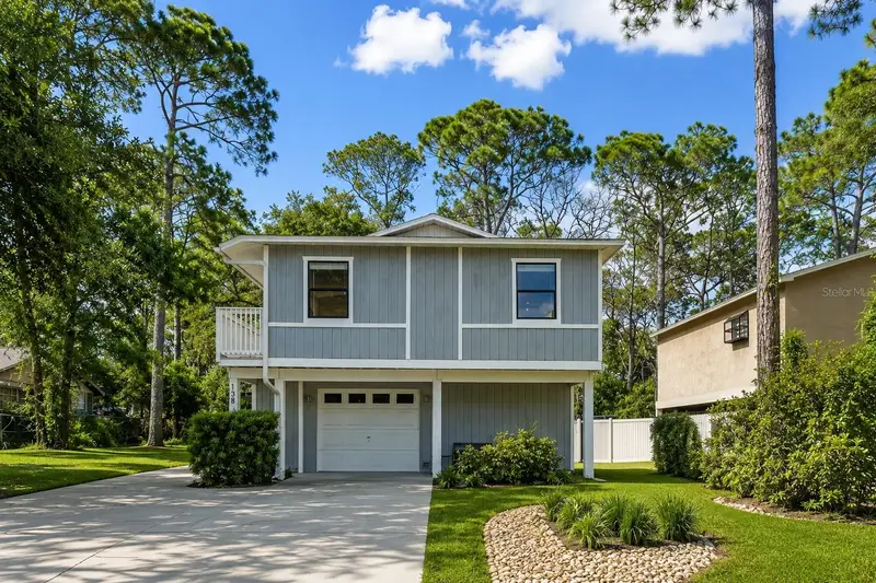 138 69th Ave N, FL