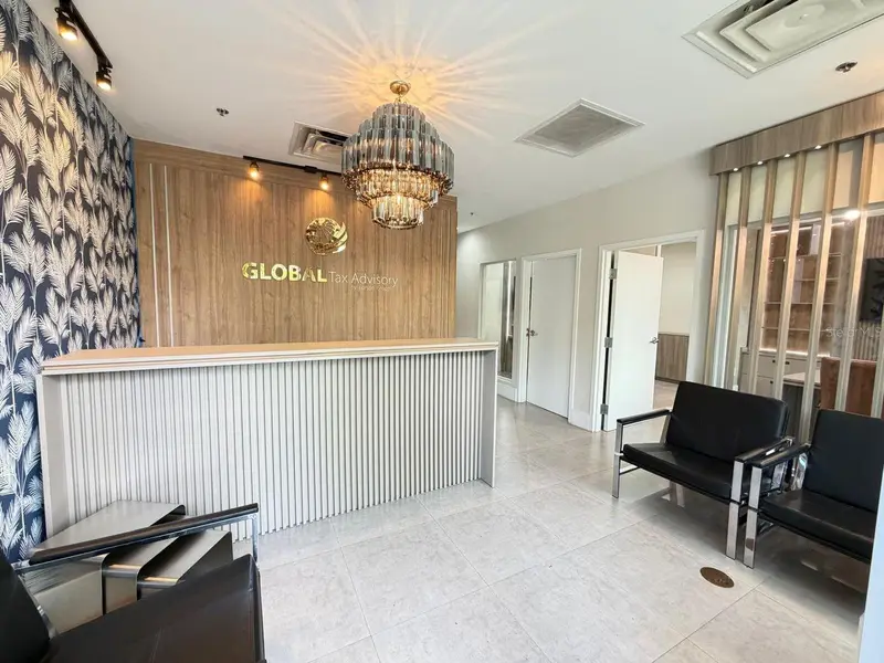 7901 Kingspointe Pkwy #15, FL