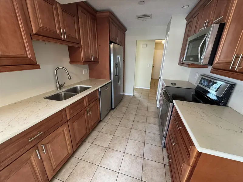 517 Mount Vernon Dr, FL