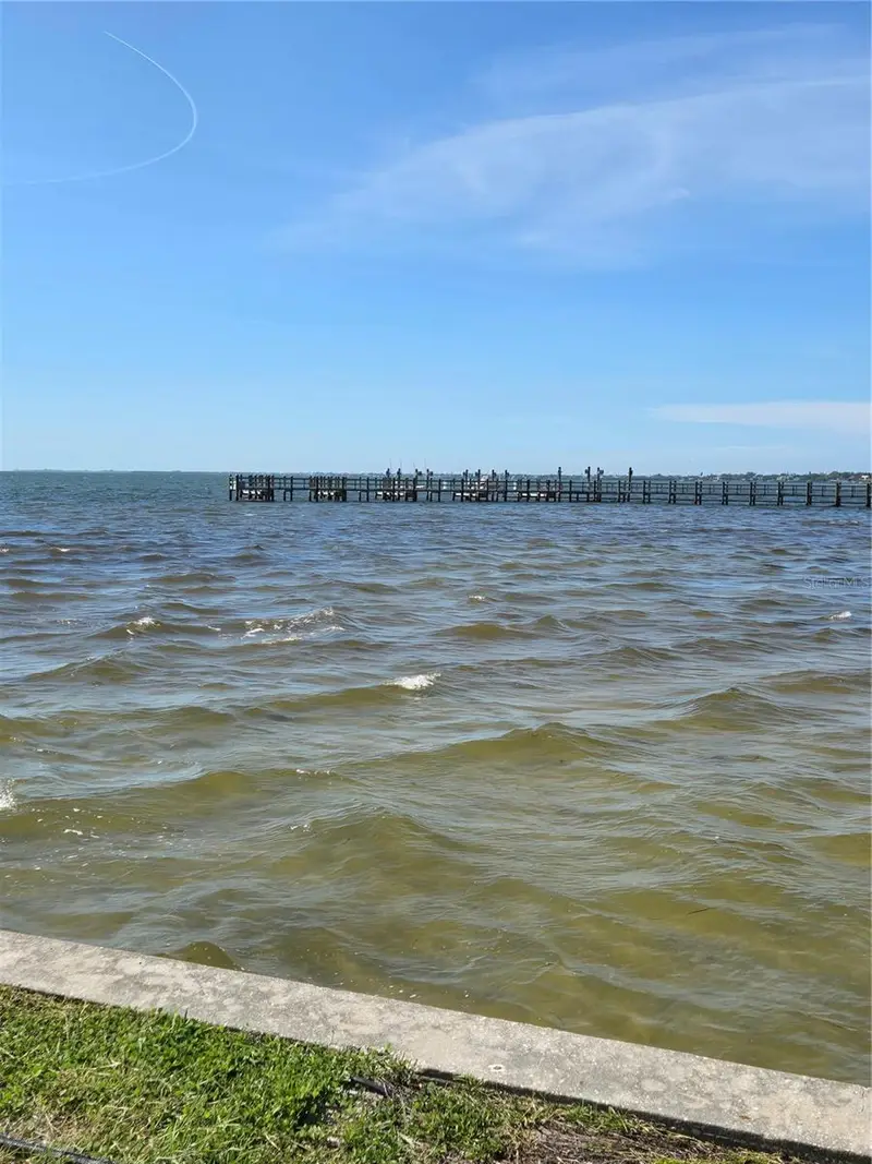 337 N Shore Dr, FL