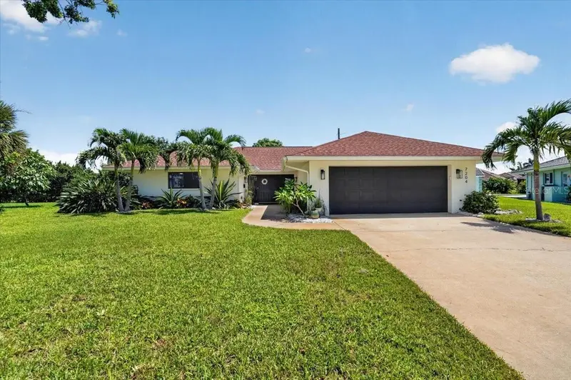 7204 13th Ave W, FL
