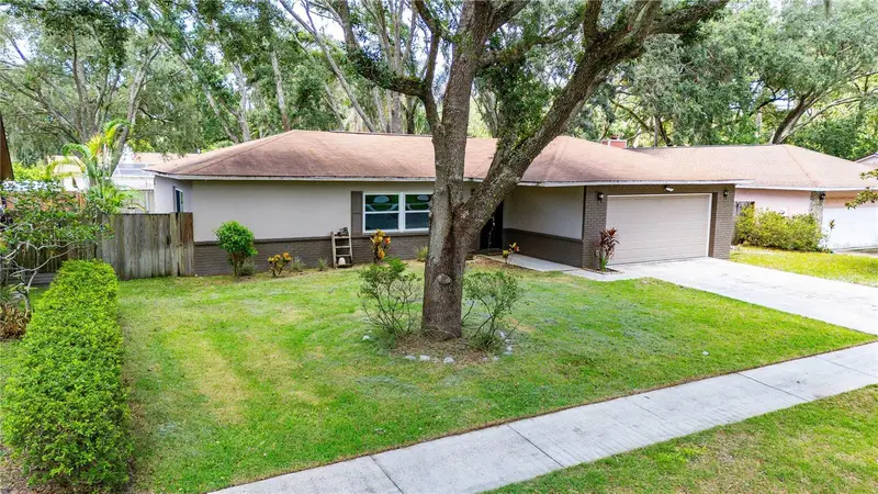 2423 Forrest Crest Cir, FL