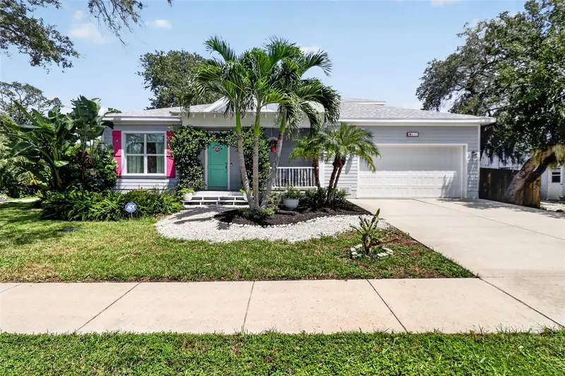 652 Kenneth Way, FL