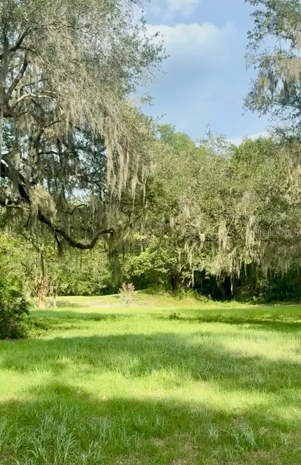512 Dowling Cir, FL