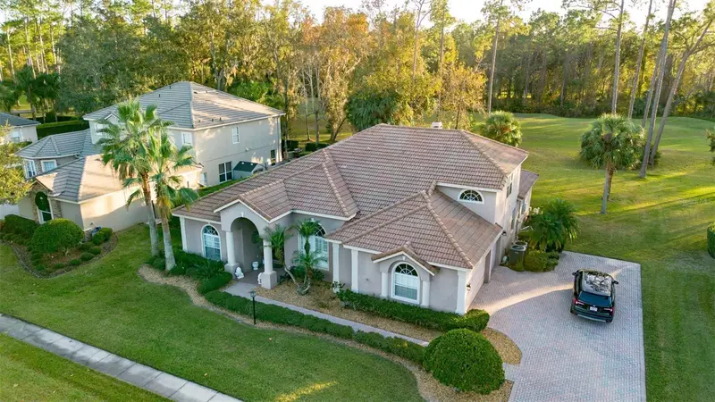 1084 Shadowmoss Cir, FL