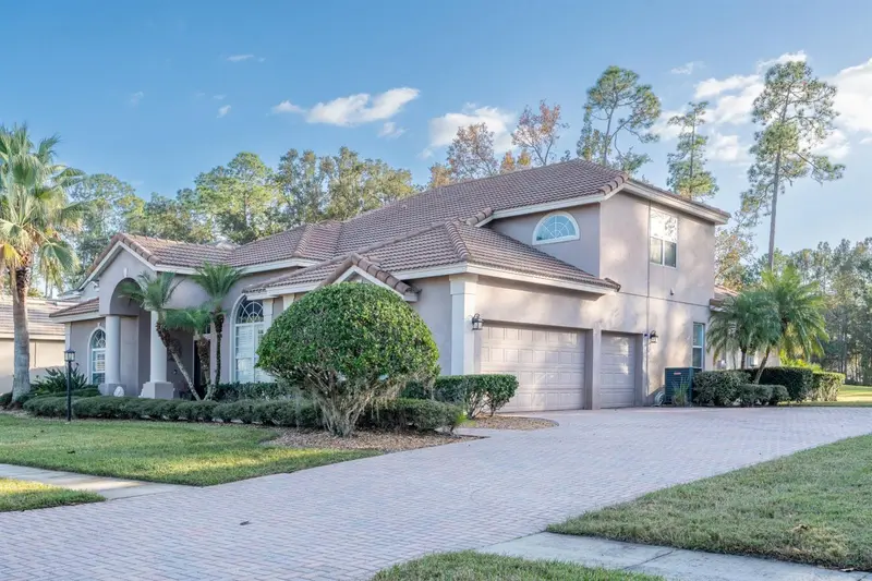 1084 Shadowmoss Cir, FL