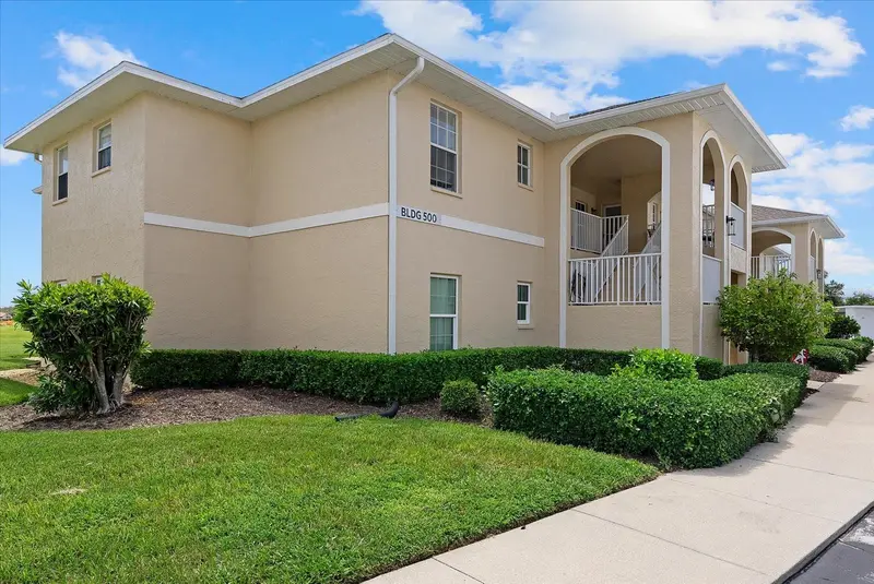 5800 Sabal Trace Dr #502, FL