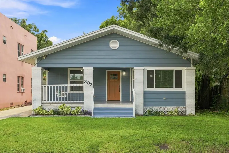 307 E North St, FL