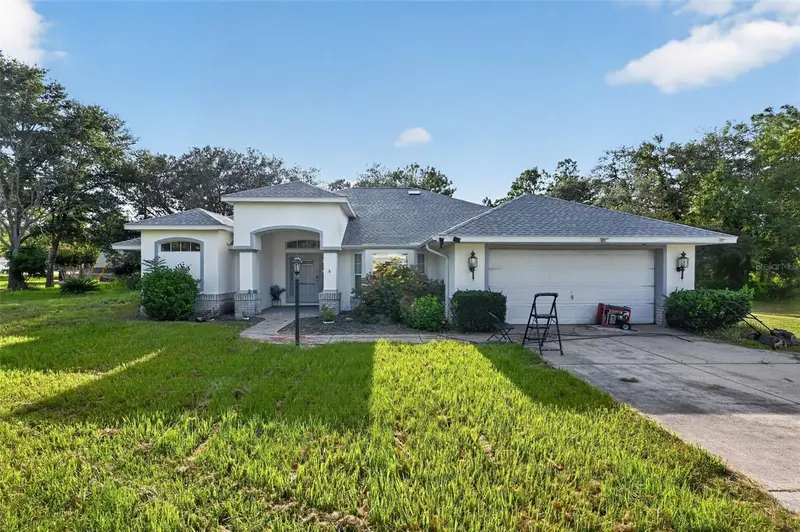 2625 W Axelwood Dr, FL