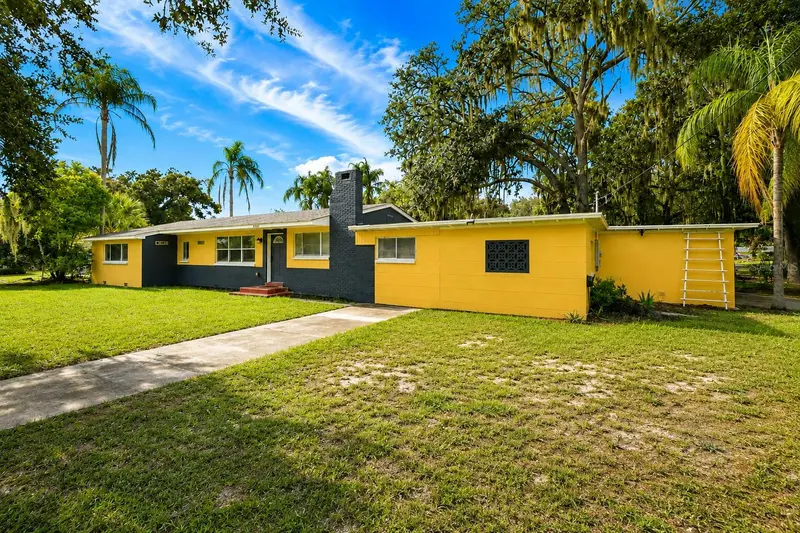 1410 E Edgewood Dr, FL