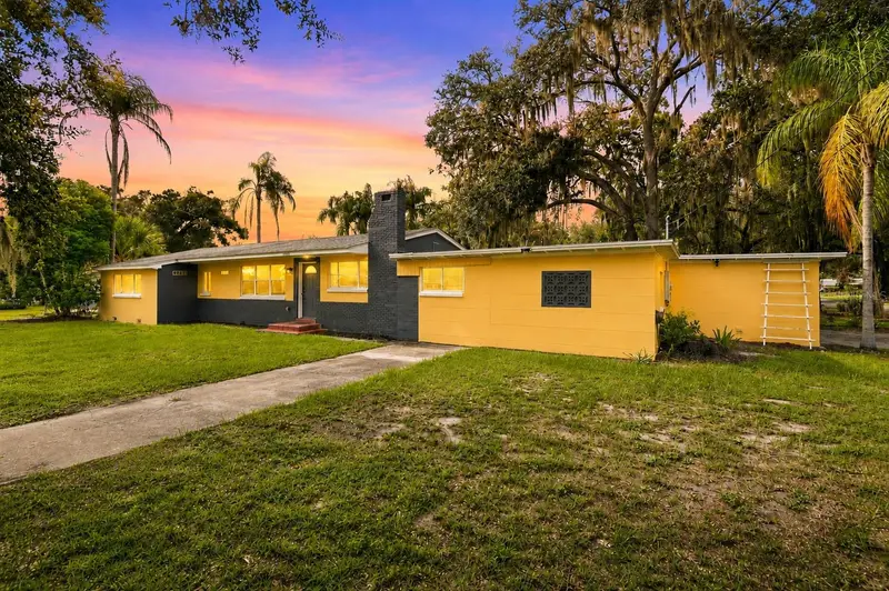 1410 E Edgewood Dr, FL