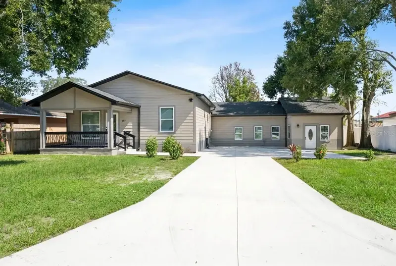207 Avenue E Se, FL