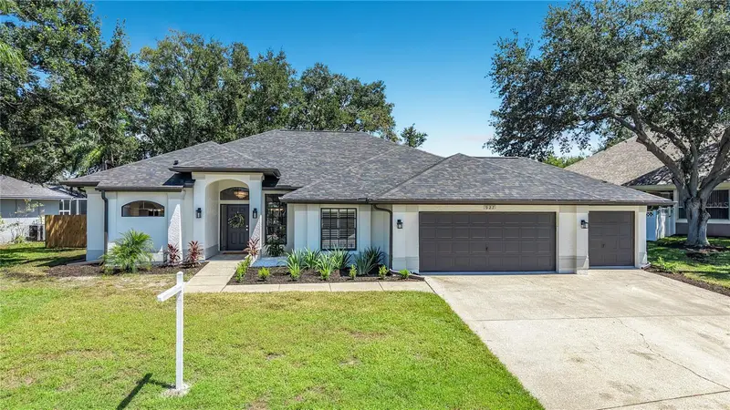 927 Whippoorwill Dr, FL