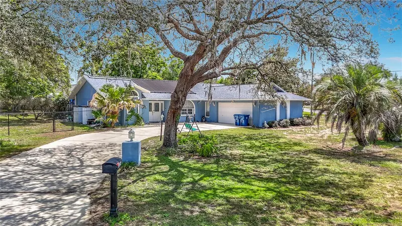 8354 White Pine Ave, FL