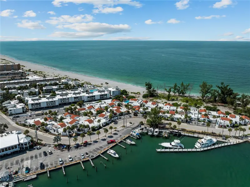 1585 Tarpon Center Dr #21, FL