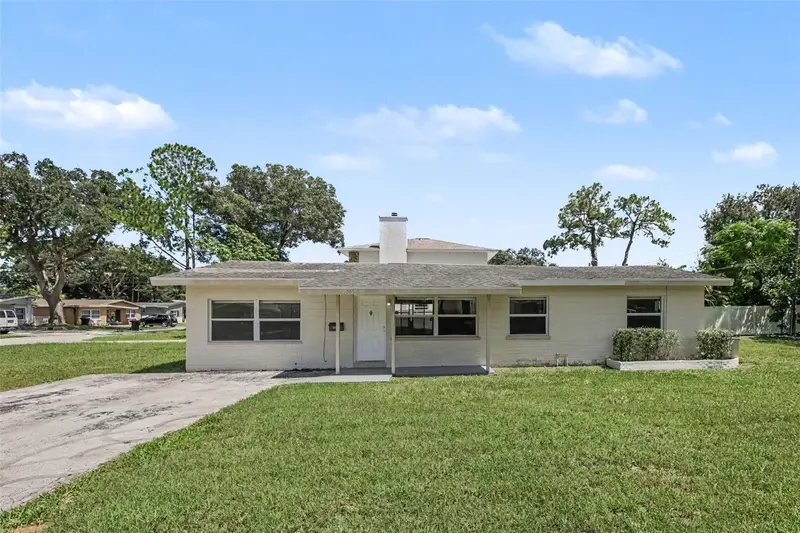 5585 Atlantic Ave N, FL