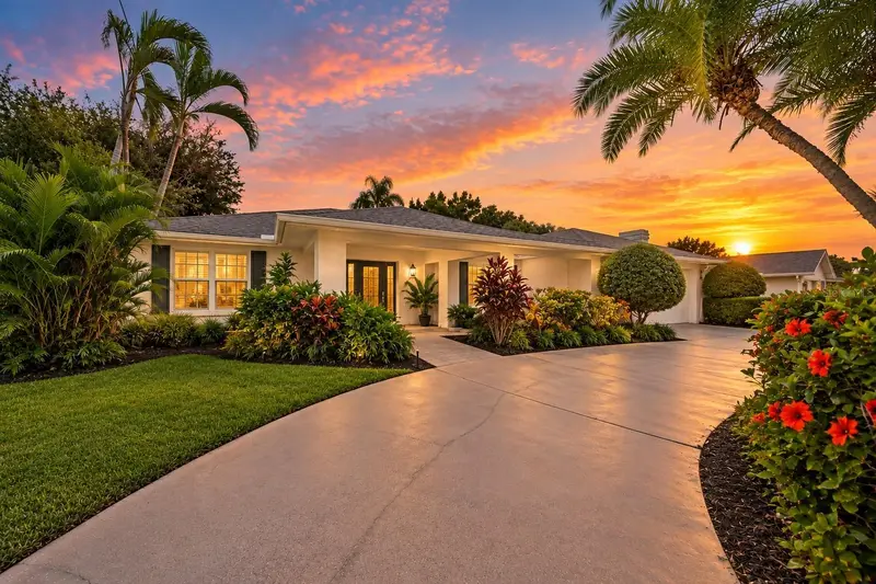 6840 Country Lakes Cir, FL