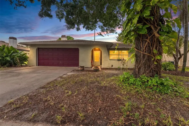 2202 Citrus Hill Ln, FL