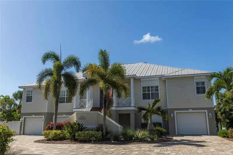 100 Buccaneer Bnd, FL