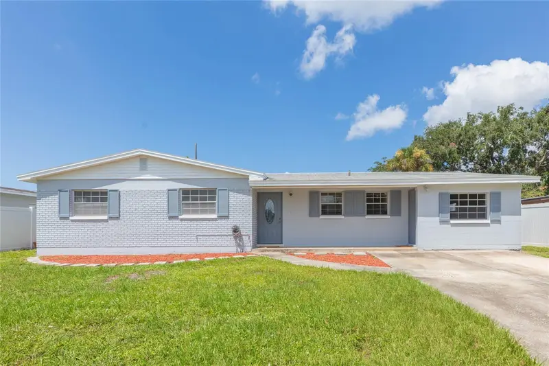 4524 Picadilly St, FL