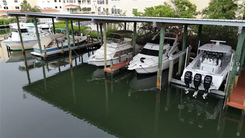 480 Blackburn Point Rd #6, FL