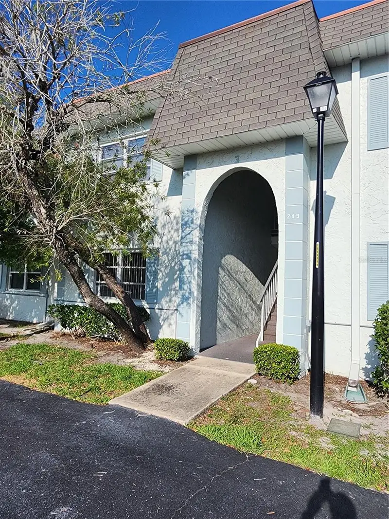 247 S Mcmullen Booth Rd #24, FL