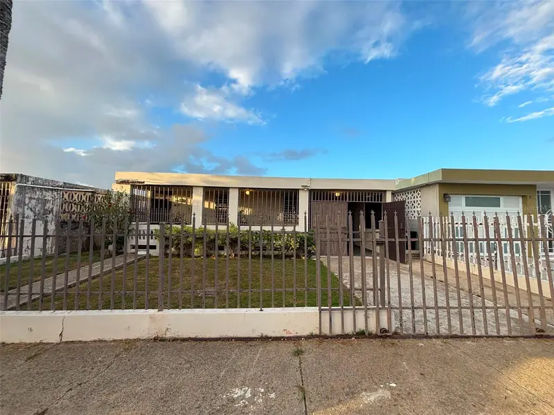 689 Cancer St Venus Gardens, PR