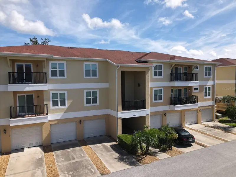 5041 Royal Palms Way #302, FL