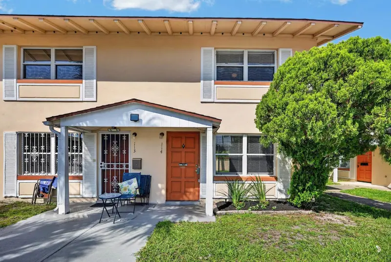 1600 S Palmetto Ave #114, FL