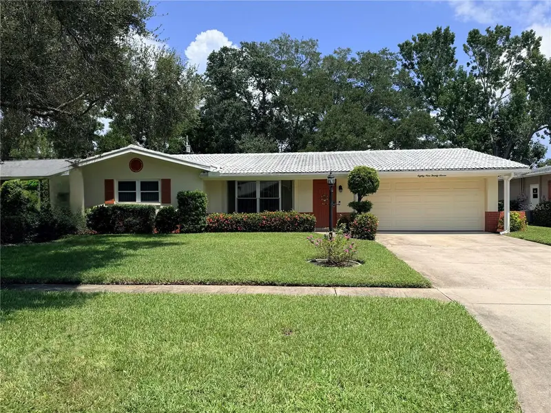 8927 Lakewood Dr, FL