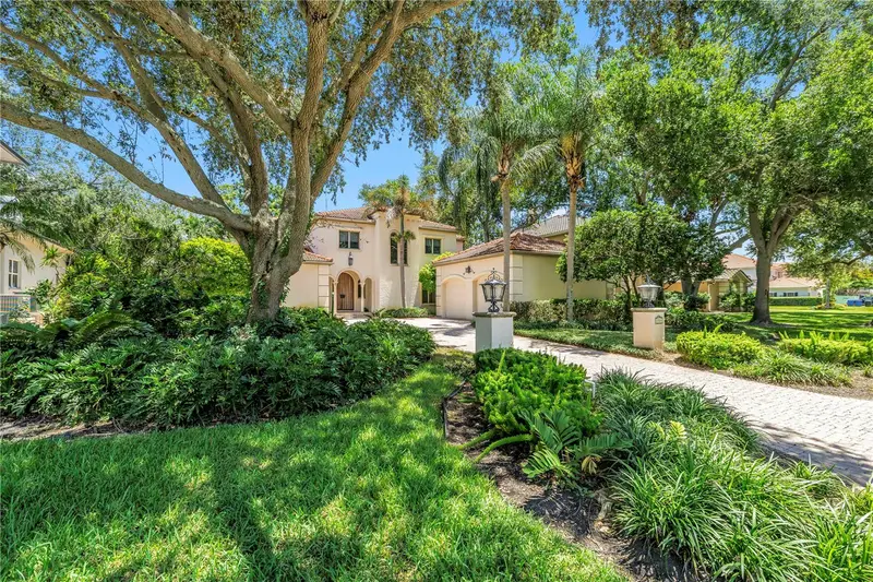 1524 Brightwaters Blvd Ne, FL