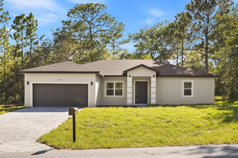 7210 N Freeport Cir, FL