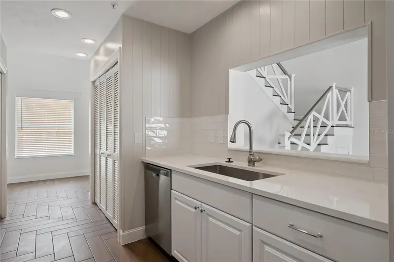 982 Casa Del Sol Cir, FL