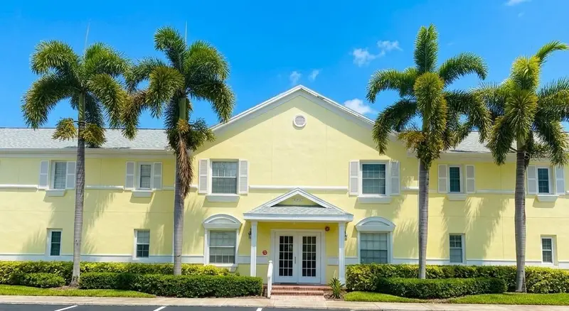 4728 Beach #C, FL