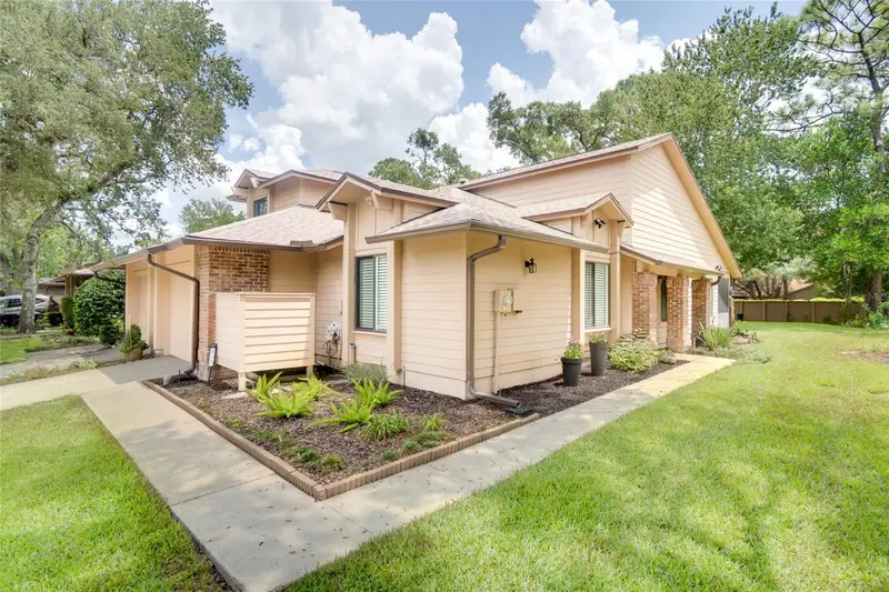 419 Newton Pl, FL
