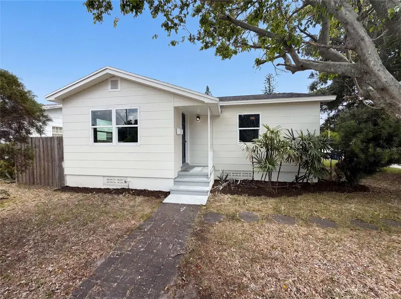 2596 38th Ave N, FL