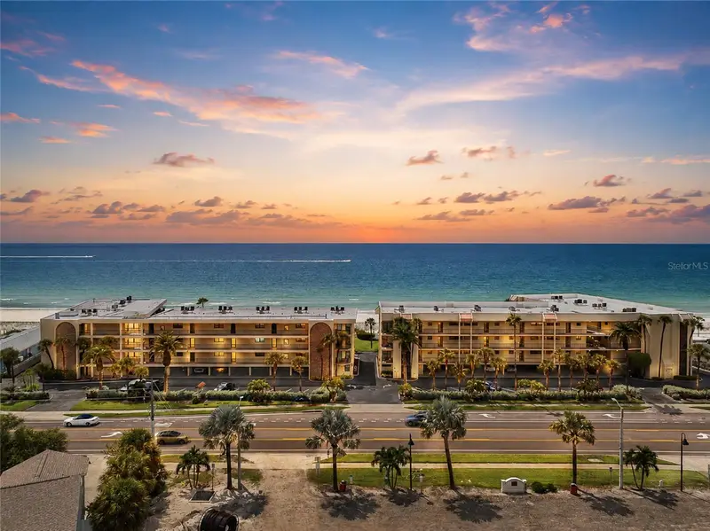 3500 Gulf Blvd #204, FL