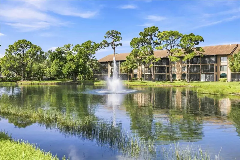 5726 Ashton Lake Dr #11, FL