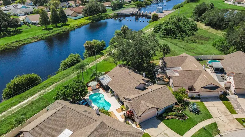 6923 Silvermill Dr, FL