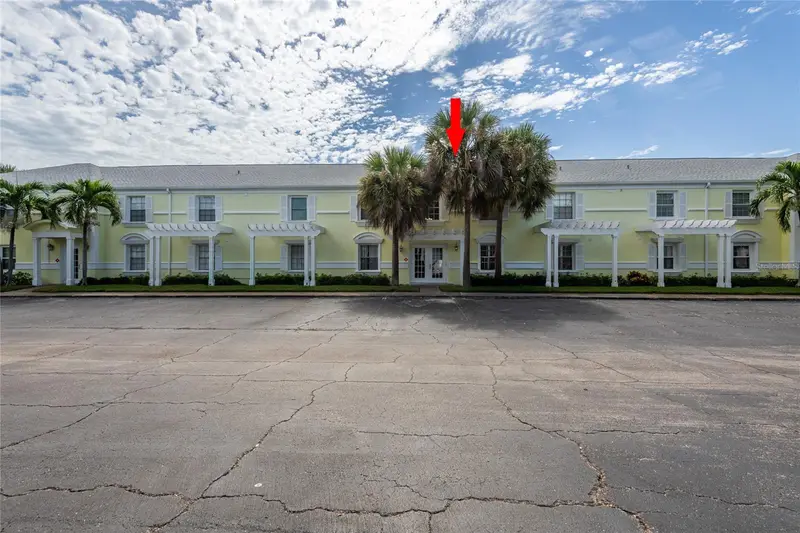 5132 Beach Dr Se #C, FL