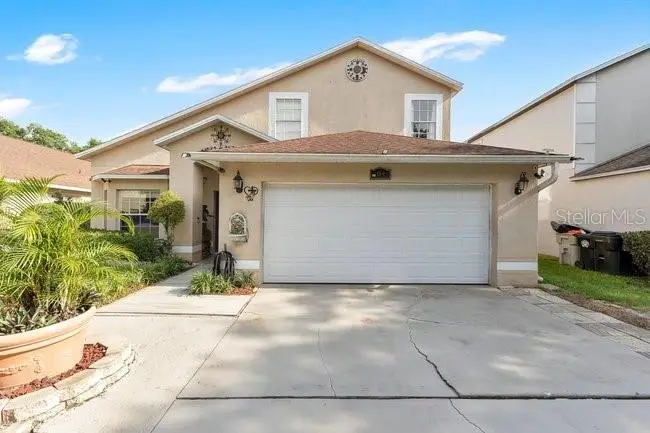 84 Knights Hollow Dr, FL