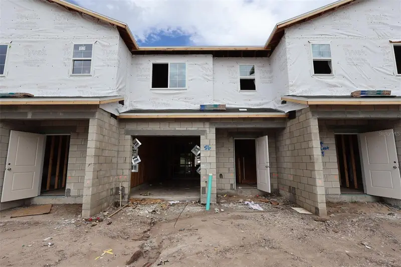 Lee Vista listing
