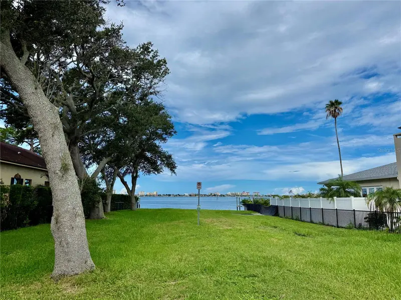 408 Princess St, FL