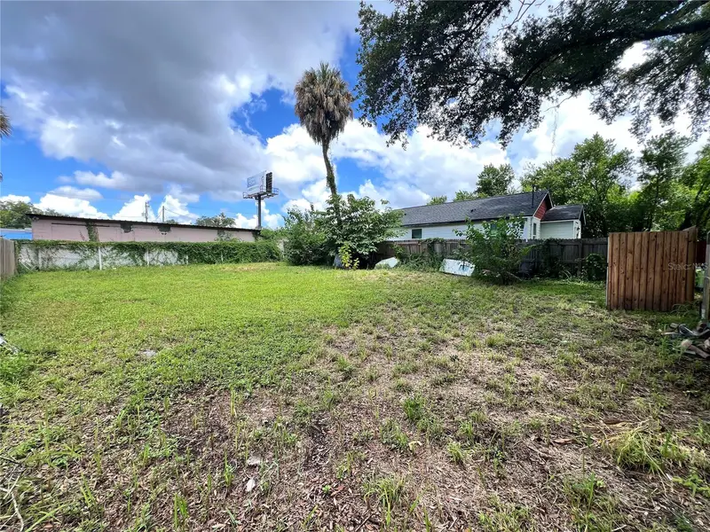 8508 N 9th St, FL