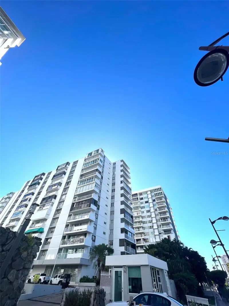6400 Isla Verde Ave #6 J, PR